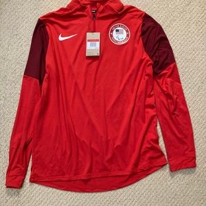Nike Dri-FIT Team USA Paralympics men’s 1/2-Zip Running Top Large American Flag